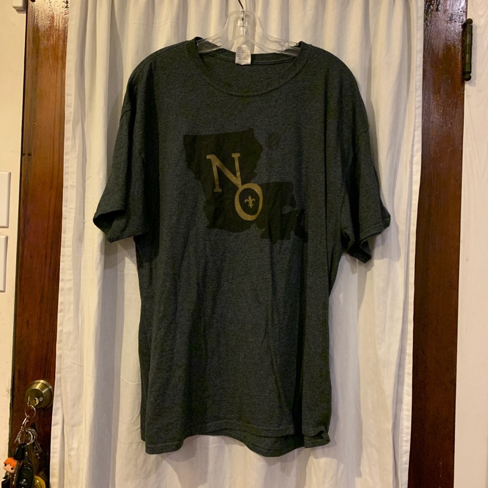 XL saints NOLA shirt